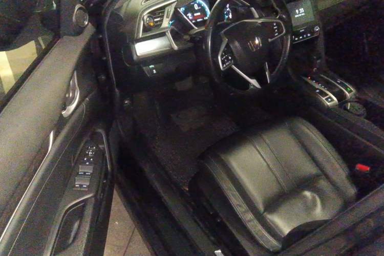 Used Honda Civic 2016 220TURBO CVT Prestige Edition Driver Seat