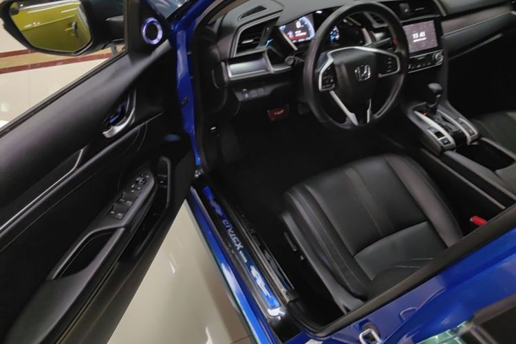 Used Honda Civic 2016 220TURBO CVT Prestige Edition Driver Seat