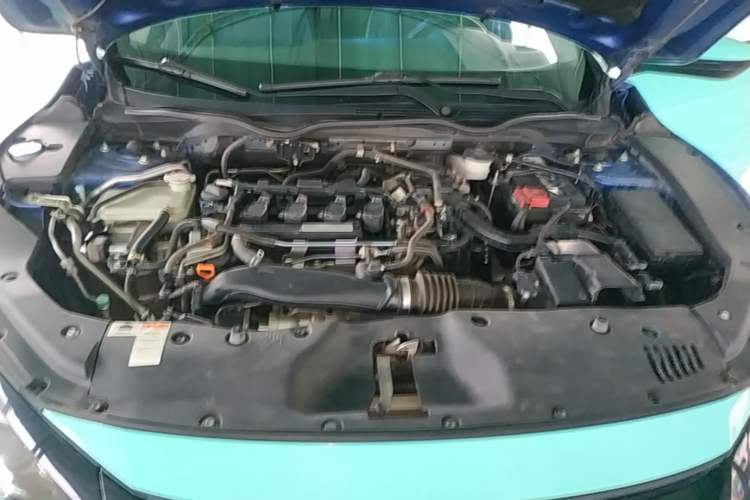 Used Honda Civic 2016 220TURBO CVT Luxury Edition Engine Bay