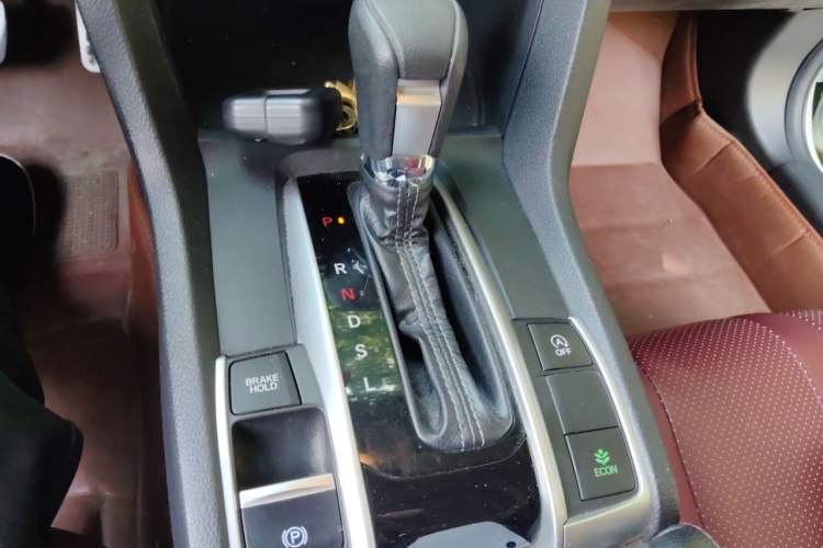 Used Honda Civic 2016 220TURBO CVT Luxury Edition Gear Lever