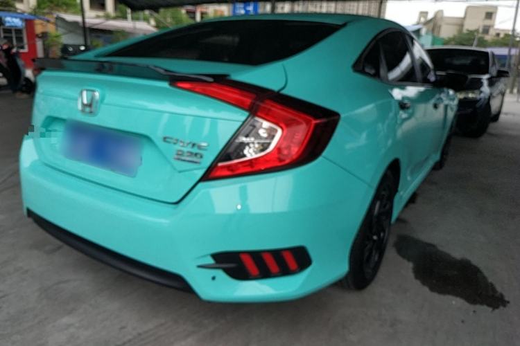 Used Honda Civic 2016 220TURBO CVT Luxury Edition Rear Right 45 Deg