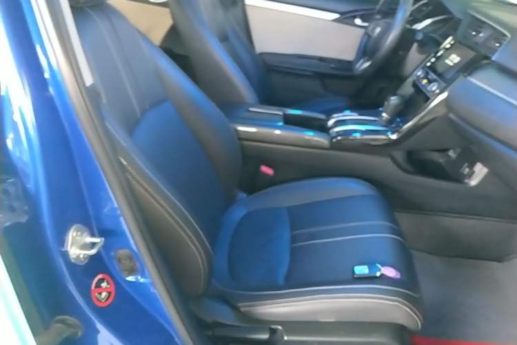 Used Honda Civic 2016 220TURBO CVT Luxury Edition Right Front Seat