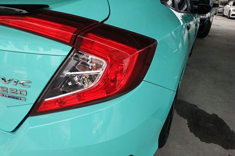 Used Honda Civic 2016 220TURBO CVT Luxury Edition Right Rear Taillight
