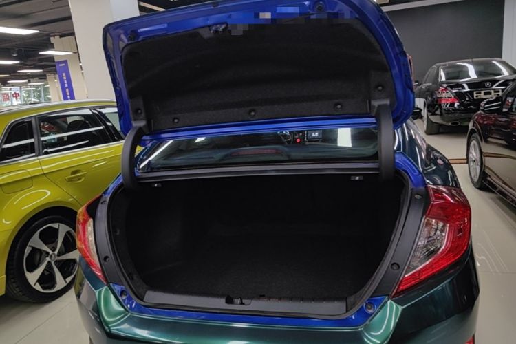 Used Honda Civic 2016 220TURBO CVT Prestige Edition Trunk