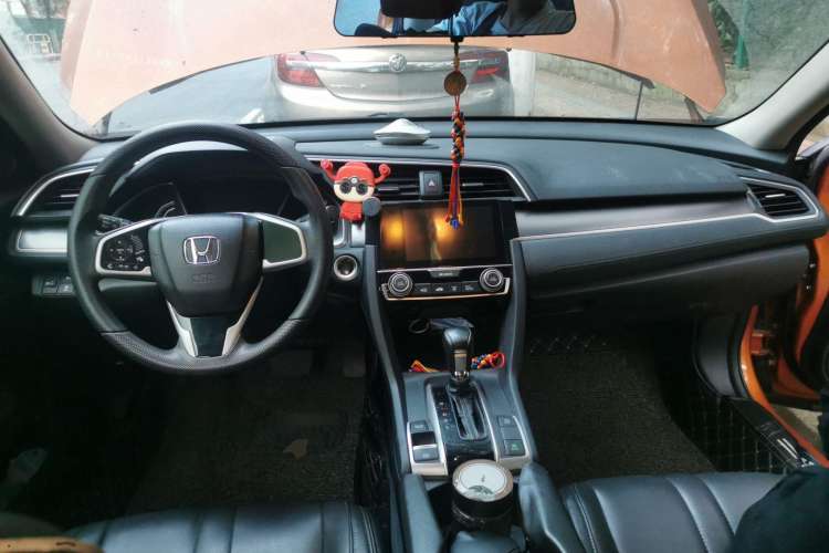 Used Honda Civic 2016 220TURBO CVT Luxury Edition Center Console