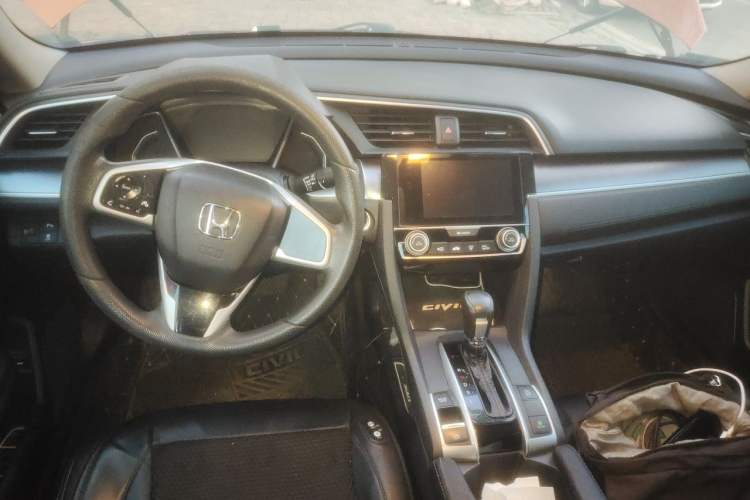 Used Honda Civic 2016 220TURBO CVT Luxury Edition Center Console