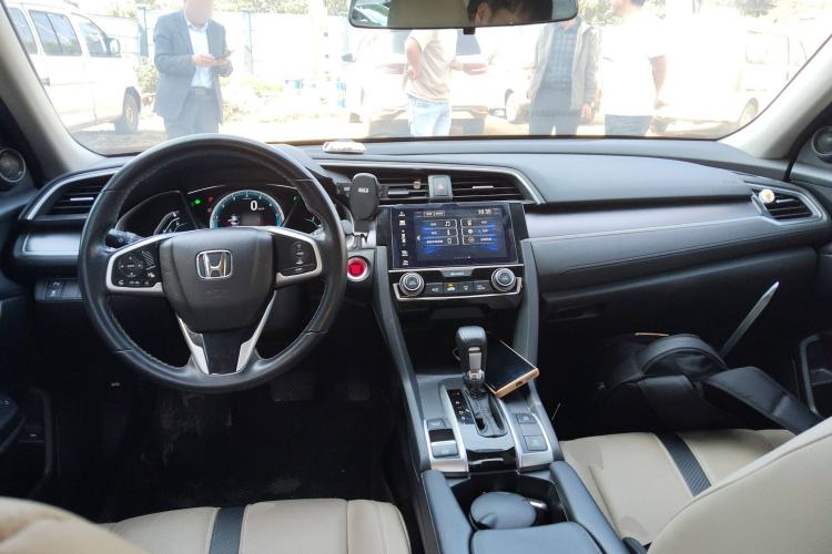 Used Honda Civic 2016 220TURBO CVT Prestige Edition Center Console