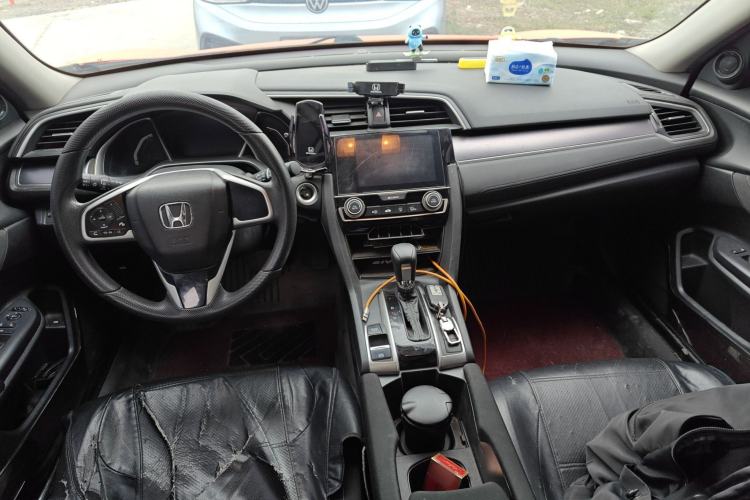 Used Honda Civic 2016 220TURBO CVT Luxury Edition Center Console