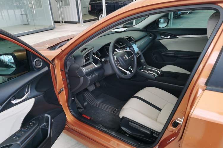 Used Honda Civic 2016 220TURBO CVT Luxury Edition Driver Seat