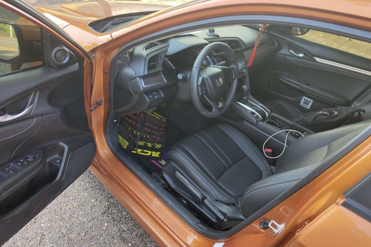 Used Honda Civic 2016 220TURBO CVT Luxury Edition Driver Seat