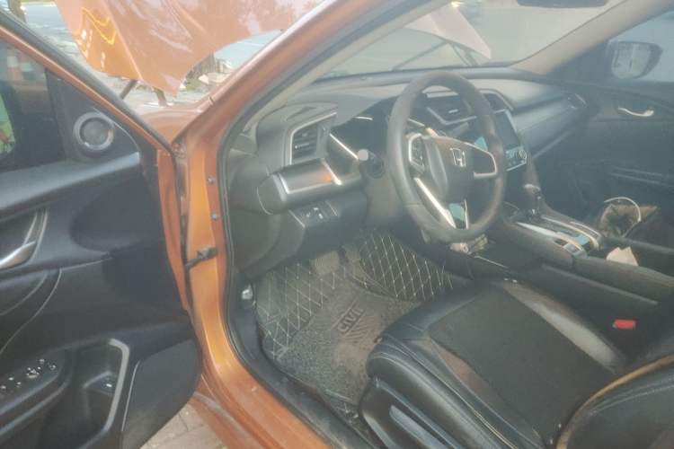 Used Honda Civic 2016 220TURBO CVT Luxury Edition Driver Seat