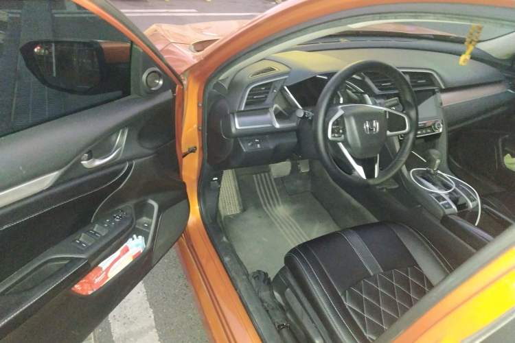 Used Honda Civic 2016 220TURBO CVT Luxury Edition Driver Seat