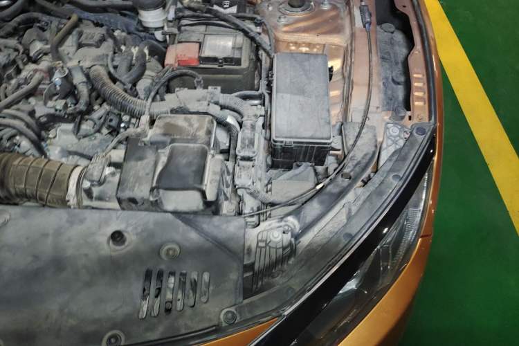 Used Honda Civic 2016 220TURBO CVT Luxury Edition Engine Bay Left