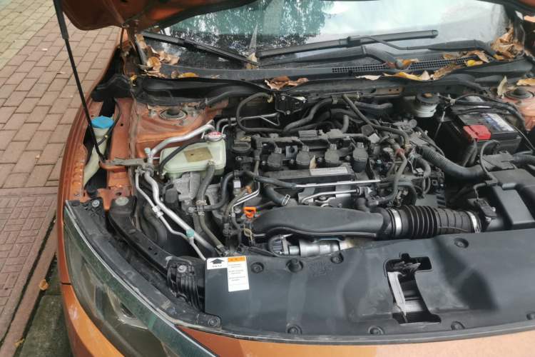 Used Honda Civic 2016 220TURBO CVT Luxury Edition Engine Bay Right