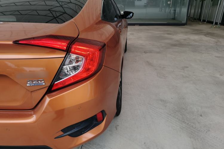 Used Honda Civic 2016 220TURBO CVT Luxury Edition Exterior 3