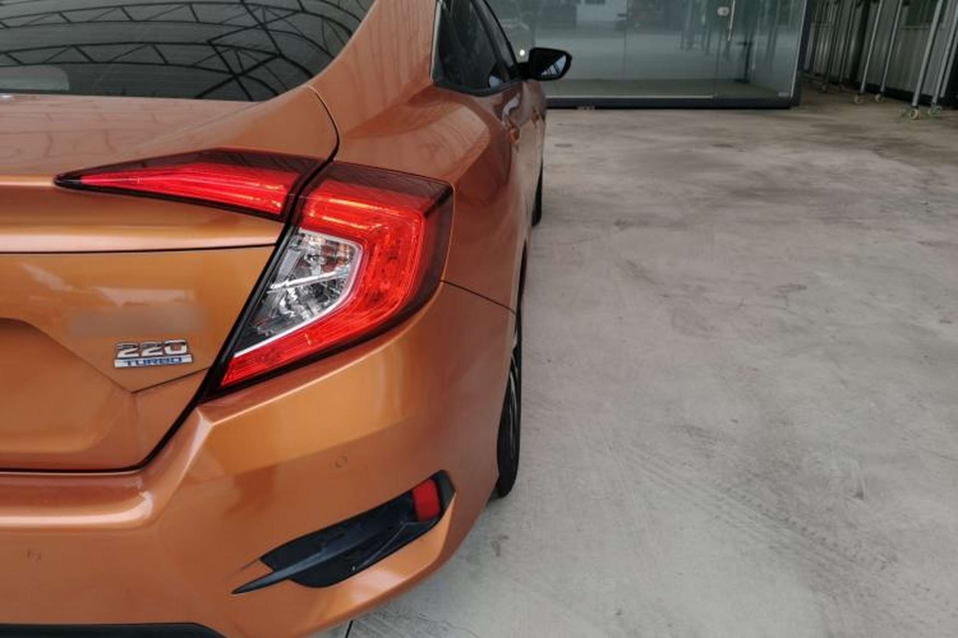 Used Honda Civic 2016 220TURBO CVT Luxury Edition Exterior 3