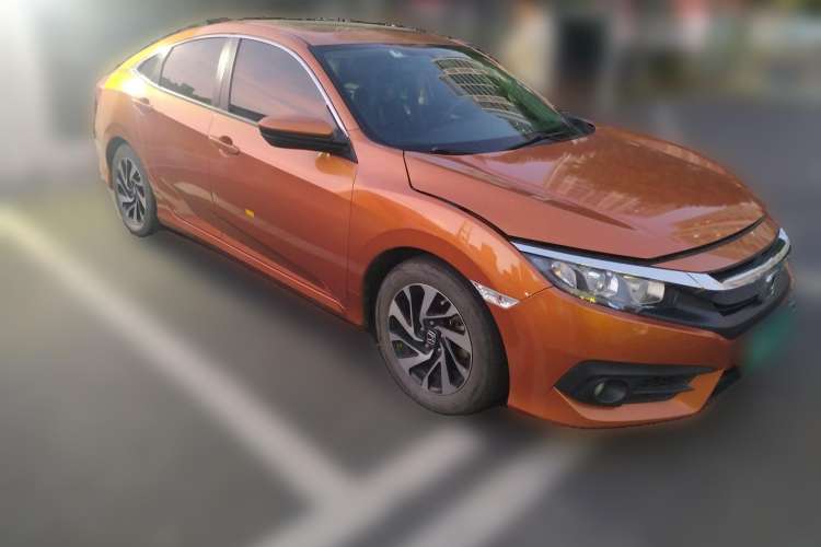 Used Honda Civic 2016 220TURBO CVT Luxury Edition Front Right 45 Deg