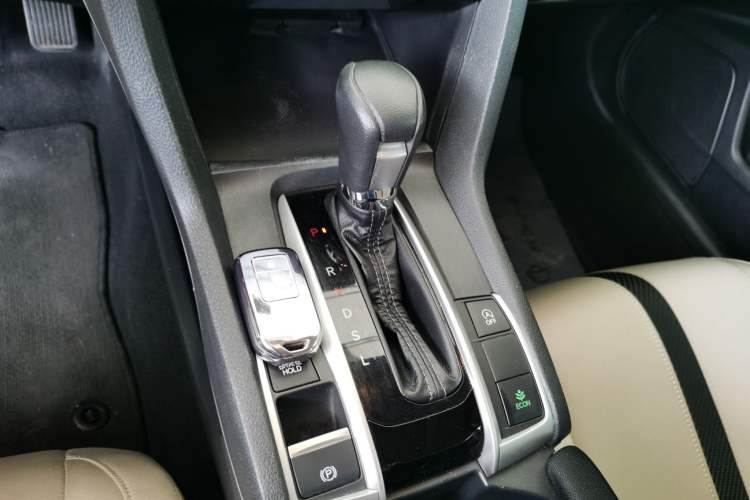 Used Honda Civic 2016 220TURBO CVT Luxury Edition Gear Lever