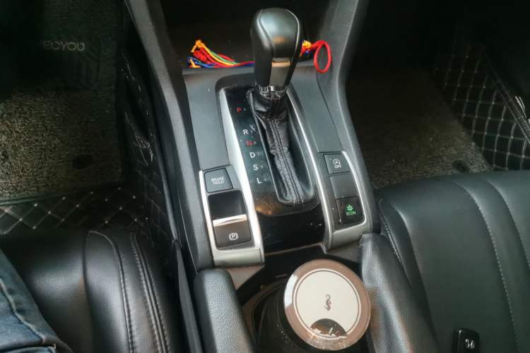 Used Honda Civic 2016 220TURBO CVT Luxury Edition Gear Lever