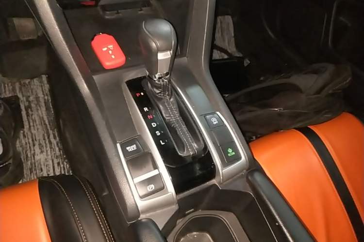 Used Honda Civic 2016 220TURBO CVT Luxury Edition Gear Lever