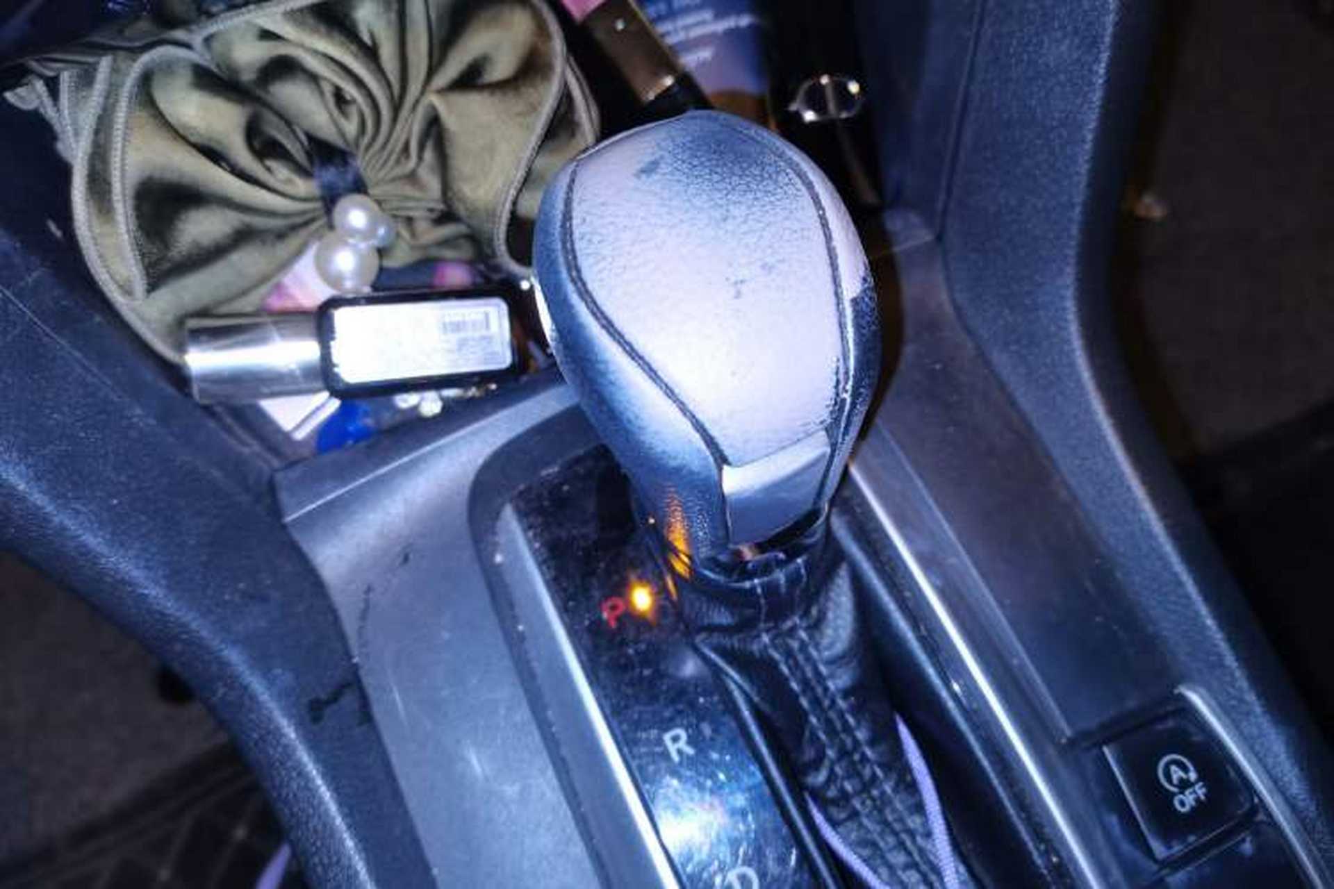 Used Honda Civic 2016 220TURBO CVT Luxury Edition Gear Lever