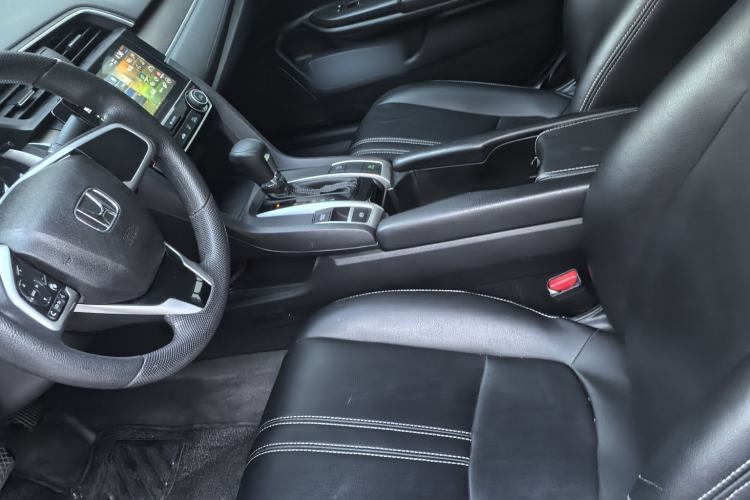Used Honda Civic 2016 220TURBO CVT Luxury Edition Interior 1