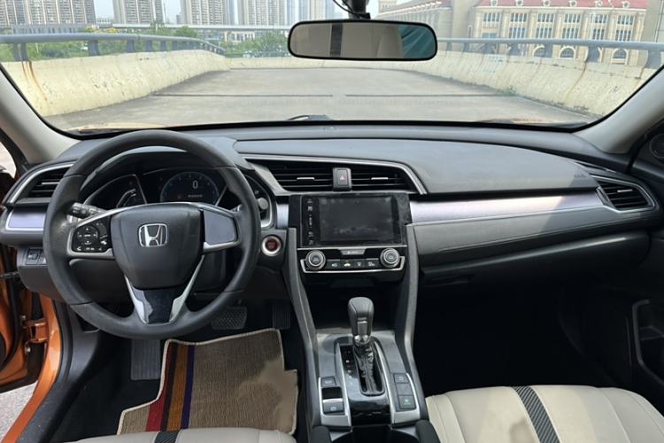 Used Honda Civic 2016 220TURBO CVT Luxury Edition Interior 1