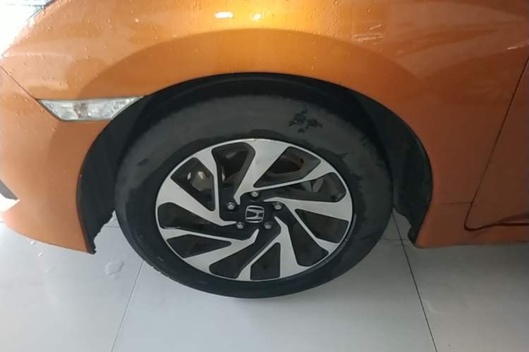 Used Honda Civic 2016 220TURBO CVT Luxury Edition Left Front Wheel Hub