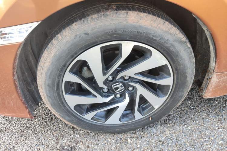 Used Honda Civic 2016 220TURBO CVT Luxury Edition Left Front Wheel Hub