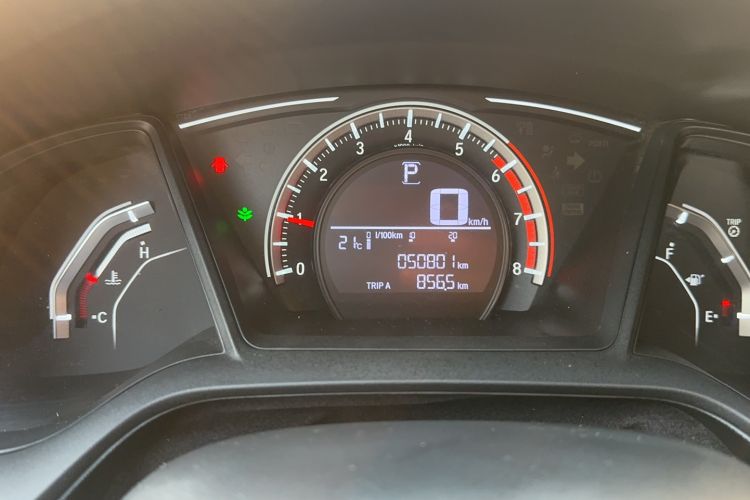 Used Honda Civic 2016 180TURBO CVT Comfort Version Odometer Close Up