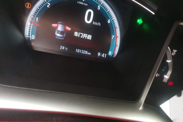 Used Honda Civic 2016 220TURBO CVT Luxury Edition Odometer Close Up