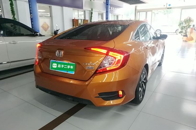 Used Honda Civic 2016 220TURBO CVT Luxury Edition Rear Right 45 Deg