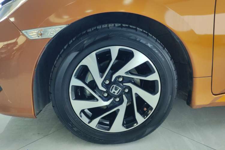Used Honda Civic 2016 220TURBO CVT Luxury Edition Right Front Wheel Hub