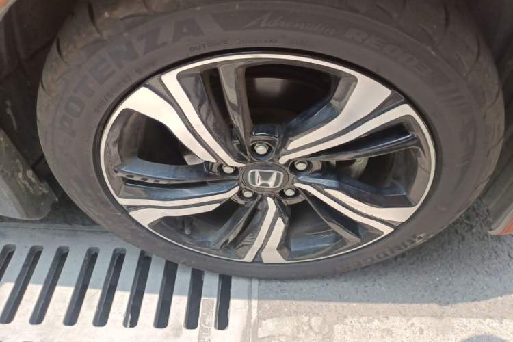 Used Honda Civic 2016 220TURBO CVT Prestige Edition Right Front Wheel Hub