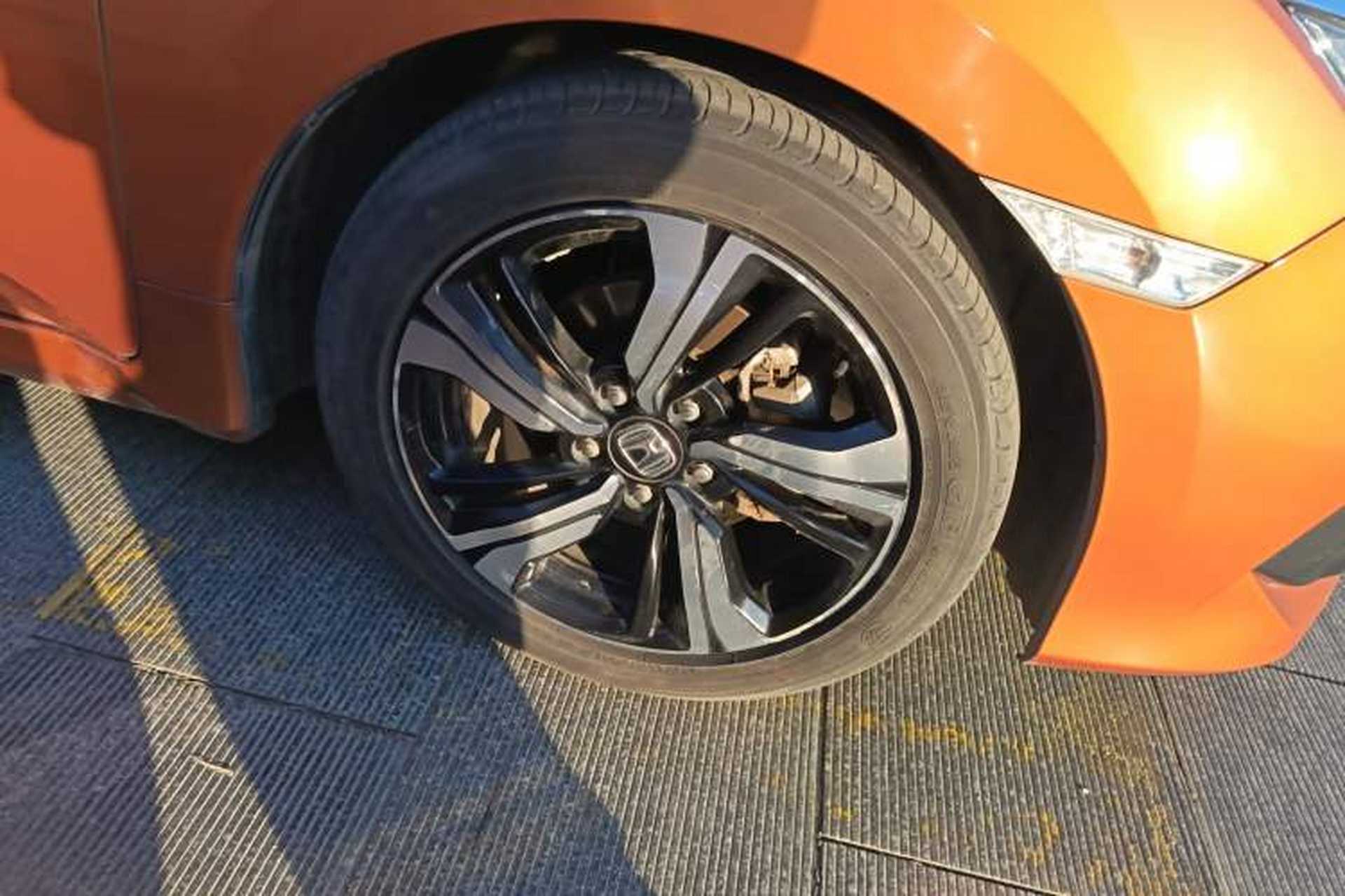 Used Honda Civic 2016 220TURBO CVT Prestige Edition Right Front Wheel Hub