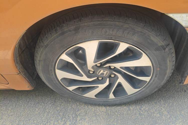 Used Honda Civic 2016 220TURBO CVT Luxury Edition Right Front Wheel Hub