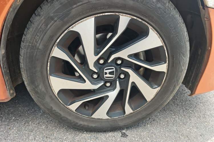 Used Honda Civic 2016 220TURBO Manual Luxury Edition Right Front Wheel Hub