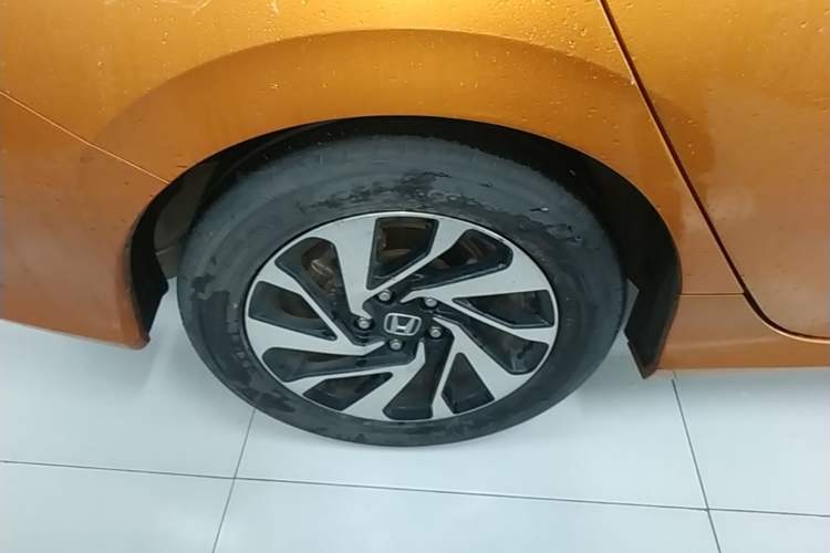 Used Honda Civic 2016 220TURBO CVT Luxury Edition Right Rear Wheel Hub