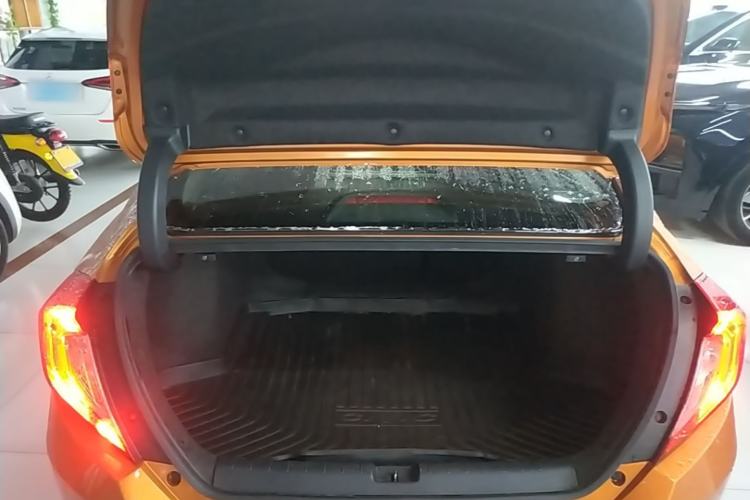 Used Honda Civic 2016 220TURBO CVT Luxury Edition Trunk