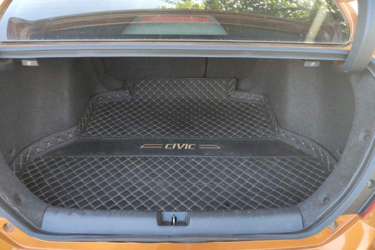 Used Honda Civic 2016 220TURBO CVT Luxury Edition Trunk