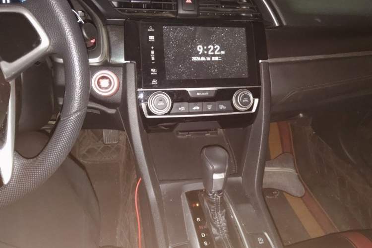Used Honda Civic 2016 220TURBO CVT Luxury Edition Audio And AC Panel
