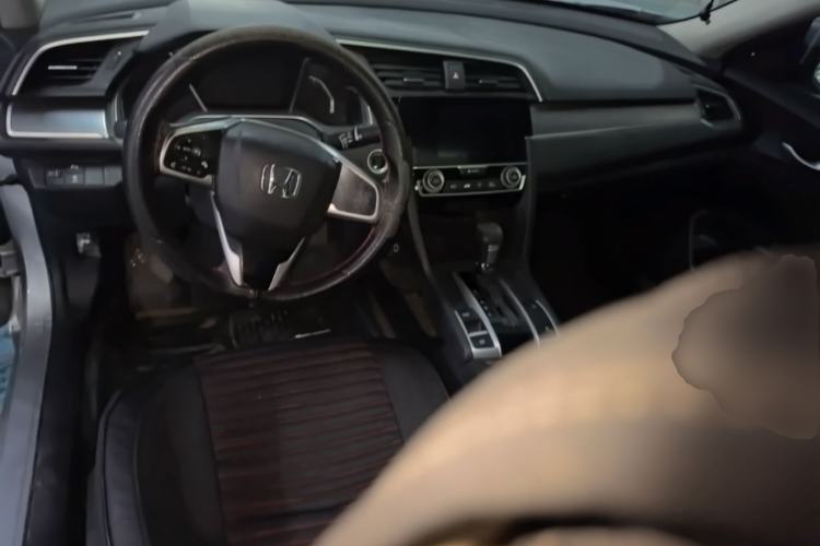 Used Honda Civic 2016 220TURBO CVT Luxury Edition Center Console