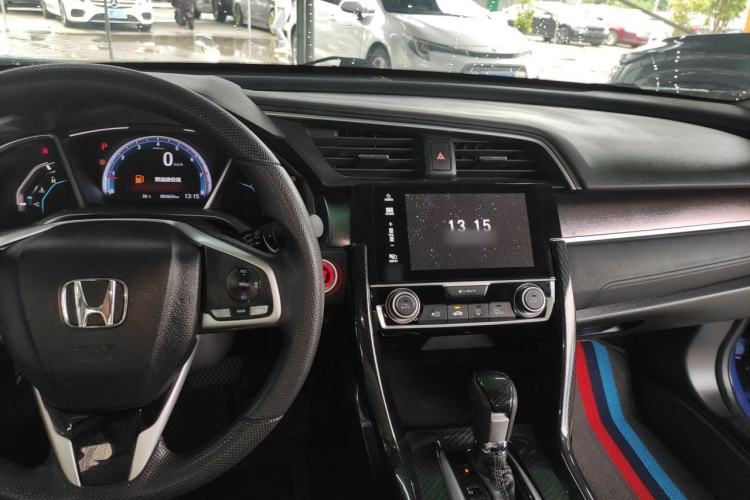 Used Honda Civic 2016 220TURBO CVT Luxury Edition Center Console
