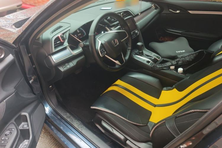 Used Honda Civic 2016 220TURBO CVT Luxury Edition Driver Seat