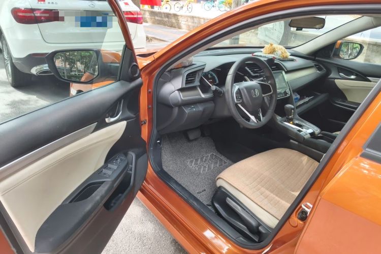 Used Honda Civic 2016 220TURBO CVT Luxury Edition Driver Seat