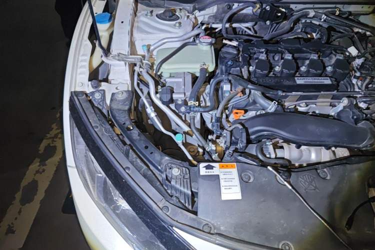 Used Honda Civic 2016 220TURBO CVT Luxury Edition Engine Bay Right