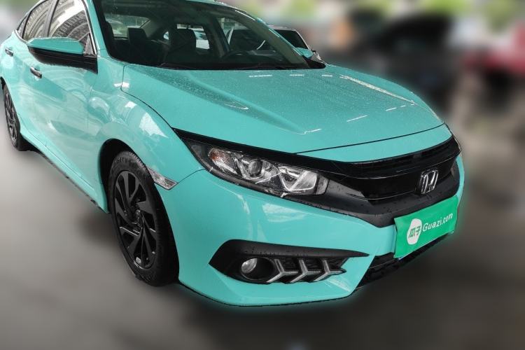 Used Honda Civic 2016 220TURBO CVT Luxury Edition Front Right 45 Deg