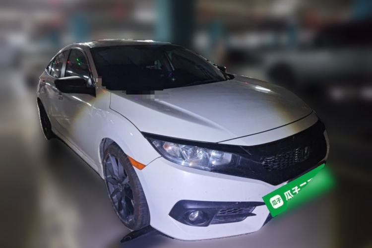 Used Honda Civic 2016 220TURBO CVT Luxury Edition Front Right 45 Deg