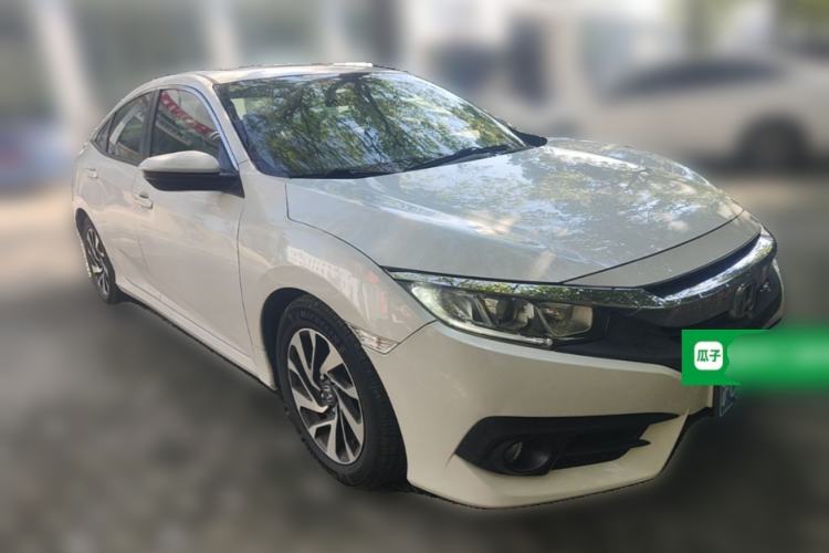 Used Honda Civic 2016 220TURBO CVT Luxury Edition Front Right 45 Deg