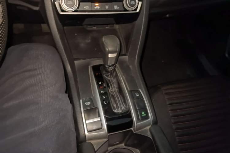 Used Honda Civic 2016 220TURBO CVT Luxury Edition Gear Lever